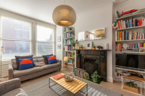 Unique 4-bed apartment in Alexandra Palace, London